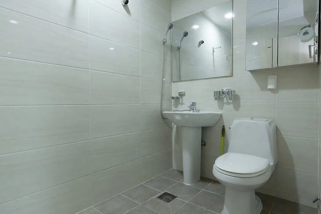 Hub Guest House Incheon 4*,