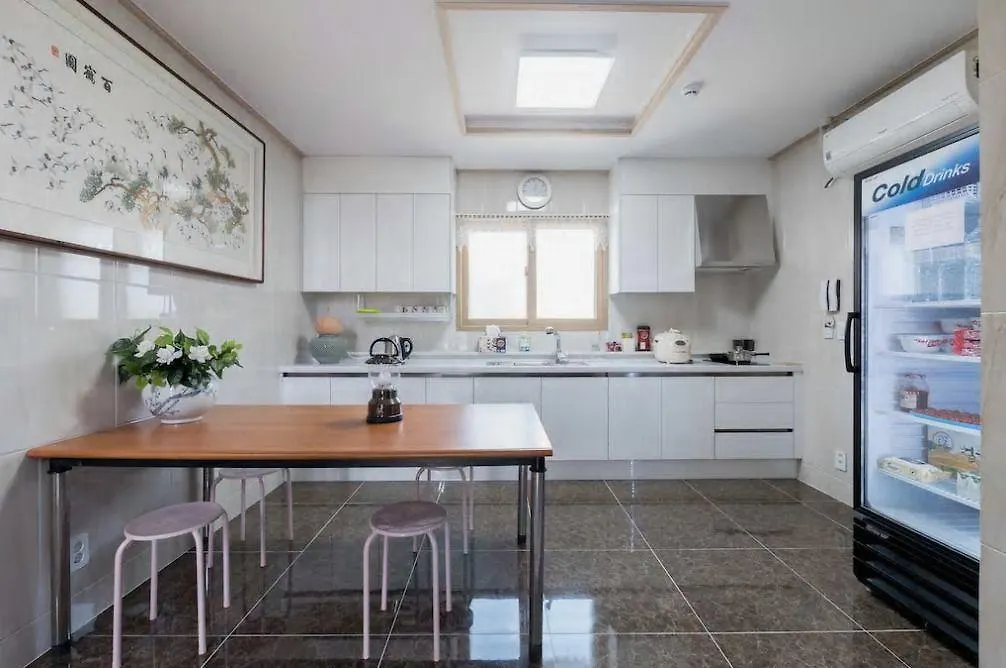 Hub Guest House Incheon 4*,  South Korea