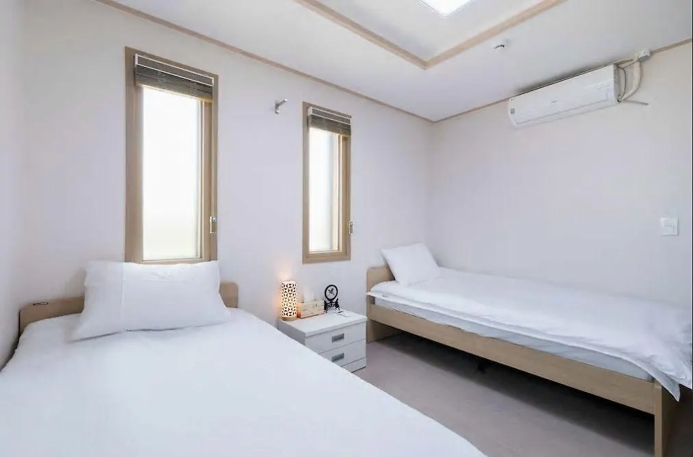 Hub Guest House Incheon 4*,
